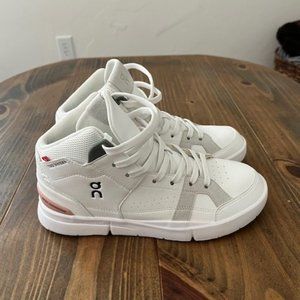 ON - THE RODGER Clubhouse Mid White/Rose - Women's size 7.5